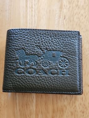 COACH Men's Olive Green Pebbled Leather Bifold Wallet with Embossed Carriage